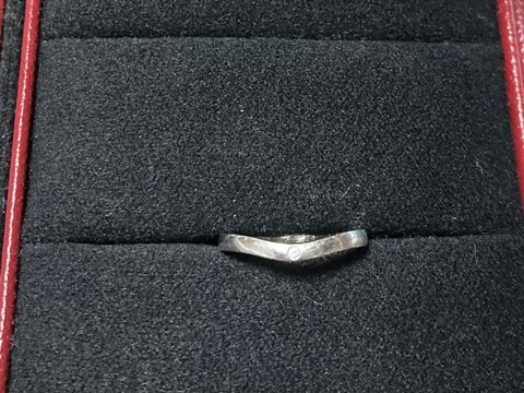 【カルティエ(Cartier)の口コミ】 婚約指輪か結婚指輪は絶対カルティエで購入したいと決めていました。
婚約…