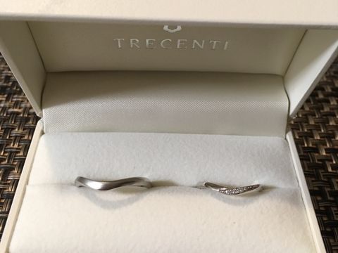 【TRECENTI(トレセンテ)の口コミ】 婚約指輪を先に選んだため、それとセットで重ね付けできるデザインから選…