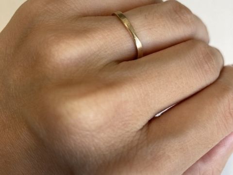 【SIENAROSE(シエナロゼ)の口コミ】 結婚式を急いでいたのですが、まだ結婚指輪が決まってない中でシンプルで…