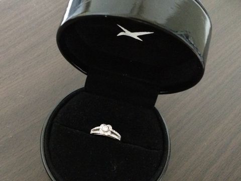 【MAUBOUSSIN(モーブッサン)の口コミ】 婚約指輪として販売しているものを見てまわっていたのですが、二人ともな…