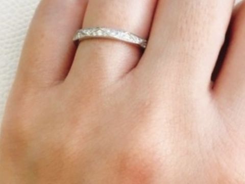 【グラフ(GRAFF)の口コミ】 三角形のデザインが全面に入っていて、そのにメレダイヤモンドが1周まいて…