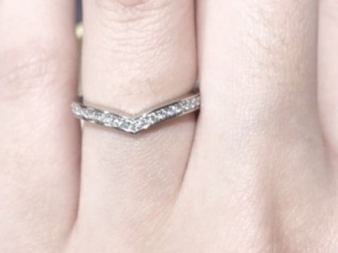 【ショーメ(CHAUMET)の口コミ】 こちらで試着させていただいたものは、プラチナリングのvカットになったも…