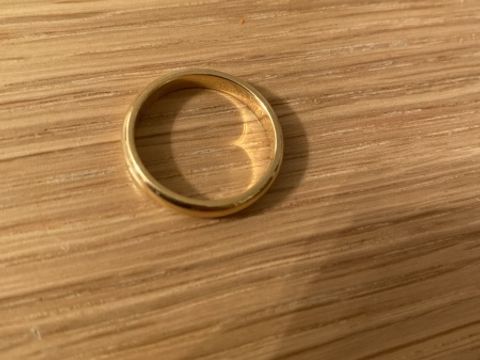 【カルティエ(Cartier)の口コミ】 元々プラチナなどのアクセサリーよりも
ゴールドのアクセサリーが好きなの…