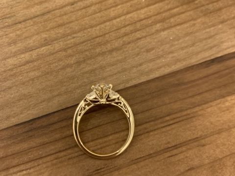【ケイウノ ブライダル(K.UNO BRIDAL)の口コミ】 ファンシーシェイプの婚約指輪を作りたく、既存のものだと選択肢が限られ…