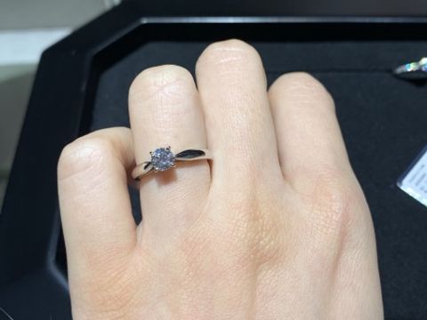 【ヴァン クリーフ＆アーペル(Van Cleef & Arpels)の口コミ】 お値段は他社と比較してお高めですが、とにかくダイヤモンドの輝きが他社…