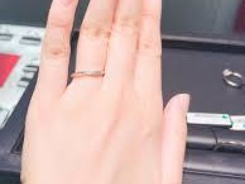 【ラザール ダイヤモンド(LAZARE DIAMOND)の口コミ】 結婚指輪はシンプルで日常使いできるものという点を重視しました。その点…