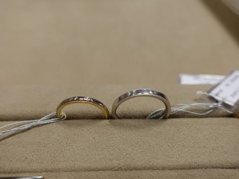 【BRIDGE(ブリッジ)の口コミ】 ミル打ちの指輪を探していて出来ればコンビが良いと思っていたのでデザイ…