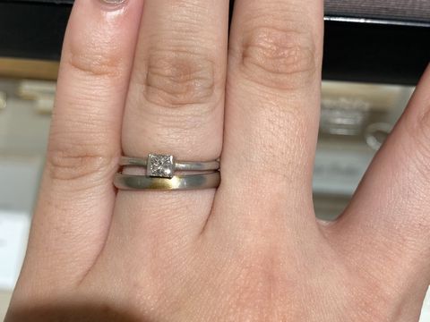 【e.m.の口コミ】 婚約指輪はカタログには載っていない、伊勢丹限定のものとお話しを伺いま…
