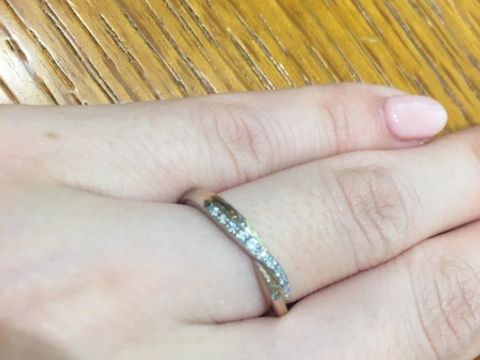 【アネリディギンザ(ANELLI DI GINZA)の口コミ】 種類が非常に多かったです。
プラチナだけではなく、ゴールド・ピンクゴー…