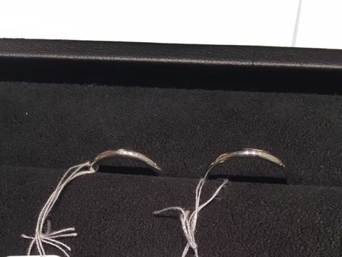 【ティファニー(Tiffany & Co.)の口コミ】 いろいろなゆびわがありましたが、一番シンプルでオーソドックスなタイプ…