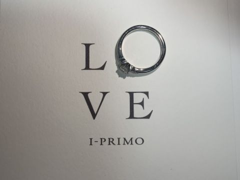 【アイプリモ(I-PRIMO)の口コミ】 私の手の水掻きが、隣の指との長さにそこまで差がなく、指輪が真っ直ぐ付…