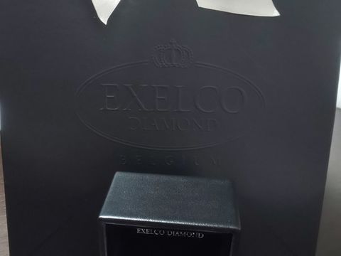 【エクセルコダイヤモンド(EXELCO DIAMOND)の口コミ】 他にはないデザインに一目惚れでした。自分の指に合うかどうかが不安でし…
