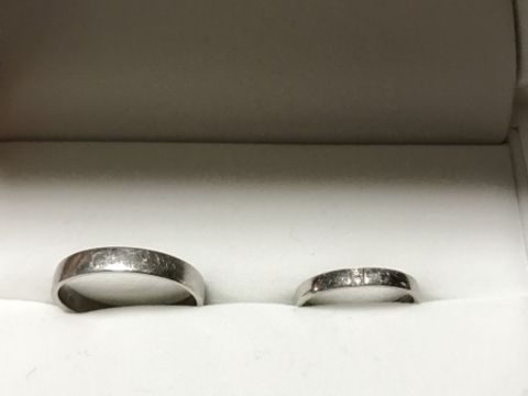 【ギンザタナカブライダル(GINZA TANAKA BRIDAL)の口コミ】 シンプルなデザインと、ダイヤが縦に二つ並んであるデザインが他には無か…