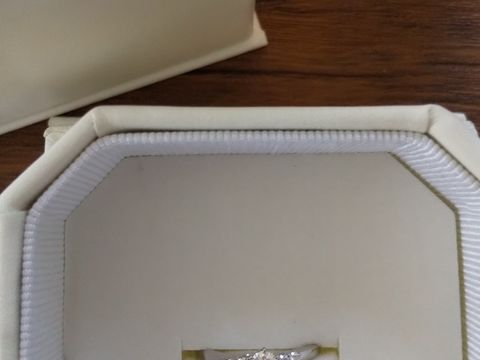 【4℃ BRIDAL(ヨンドシーブライダル)の口コミ】 一緒に結婚指輪を買いに行ったので、婚約指輪は無くてもいいかなぁともお…