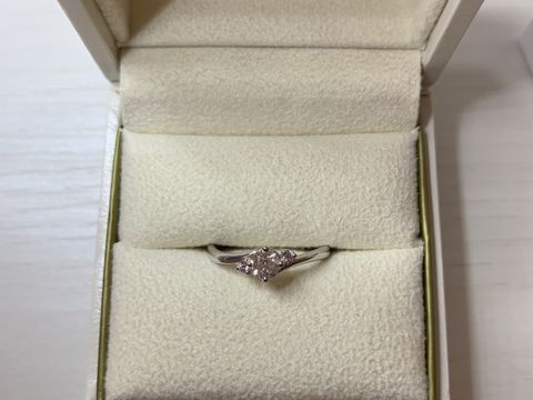 【ヴァンドーム青山(VENDOME AOYAMA)の口コミ】 仕事柄、指輪を外さなければいけないのでどうせなら結婚指輪もダイヤ付き…