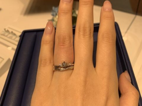 【銀座ダイヤモンドシライシの口コミ】 結婚式場の提携店で紹介してもらい行きました。
ちょうどキャンペーンをや…
