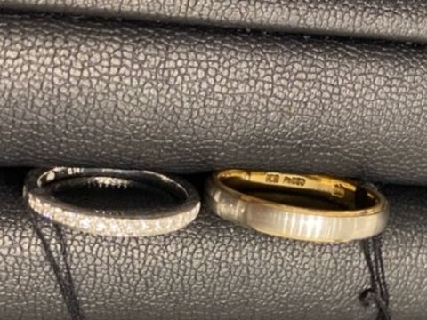 【エクセルコダイヤモンド(EXELCO DIAMOND)の口コミ】 エタニティでダイヤモンドがきらきらと輝いています。ですのでお堅い職業…