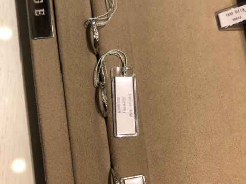 【BRIDGE(ブリッジ)の口コミ】 ダイヤモンドの輝きがとても綺麗なのと、超高硬プラチナという高い品質の…