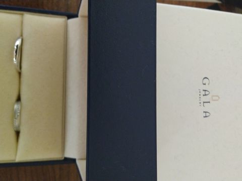 【GALA JEWELRY(ガラジュエリー)の口コミ】 価格とデザイン両方希望にかなったため、こちらを選びました。ほかの人と…