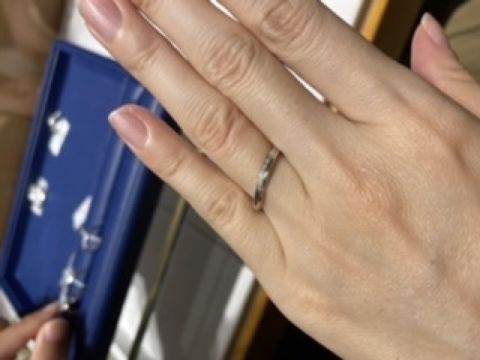【銀座ダイヤモンドシライシの口コミ】 とにかくデザインが気に入り、他のブランドにも似ているものがなかったの…