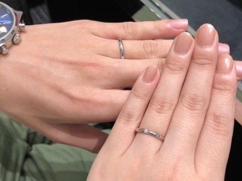 【ラザール ダイヤモンド(LAZARE DIAMOND)の口コミ】 シンプルで上品なデザインです。
ダイヤモンドが1石ついていて、小さくて…