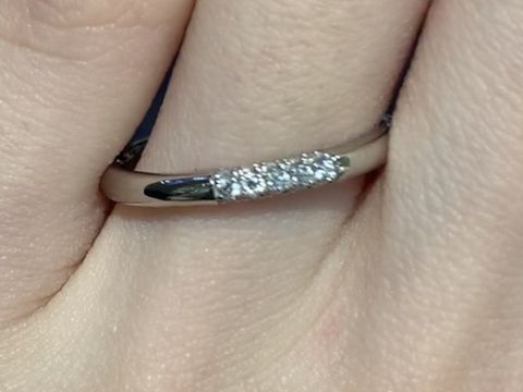 【ラザール ダイヤモンド(LAZARE DIAMOND)の口コミ】 通常の物より3倍ほど強度が強い為2mmの細いデザインでも安心して付けられ…