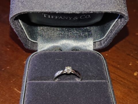 【ティファニー(Tiffany & Co.)の口コミ】 結婚前からアクセサリーはティファニーをいただいていたので、私たちの思…