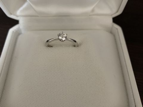 【WATANABE / 卸商社直営　渡辺の口コミ】 結婚指輪との重ね付けやお出かけの際に気軽に付けられるデザインを考え、…