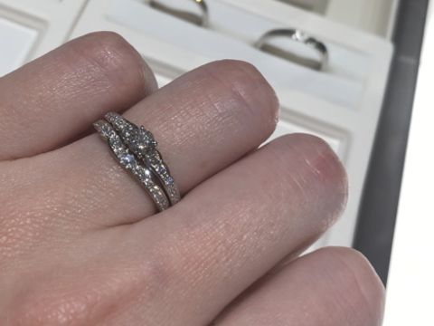 【俄(にわか)の口コミ】 俄のデザインはどれも綺麗で、セットリングにするととても素敵でした。結…