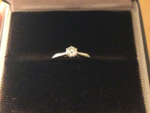 【アイプリモ(I-PRIMO)の口コミ】 シンプルなデザインで、結婚指輪と一緒につけたときに違和感のないように…