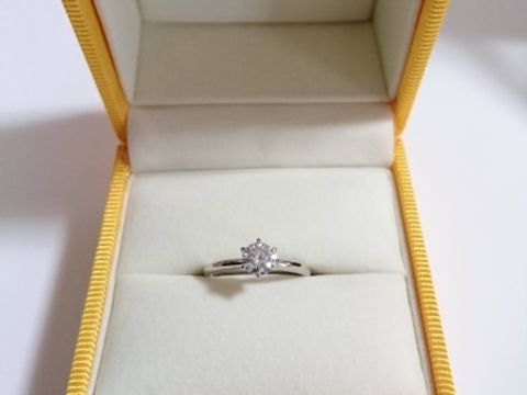 【ケイウノ ブライダル(K.UNO BRIDAL)の口コミ】 もともと婚約指輪には、The婚約指輪というイメージの指輪に憧れがありまし…