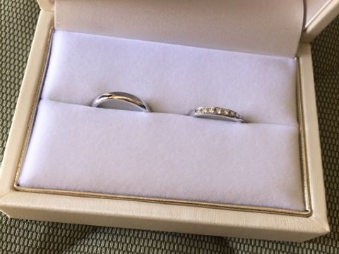 【宝寿堂(ほうじゅどう)の口コミ】 プラスチナ900の材質で、ダイヤモンドも入っています。結婚の準備で購入し…