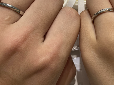 【4℃ BRIDAL(ヨンドシーブライダル)の口コミ】 シンプルなデザインのものを探していました。最初にカウンセリングをしっ…