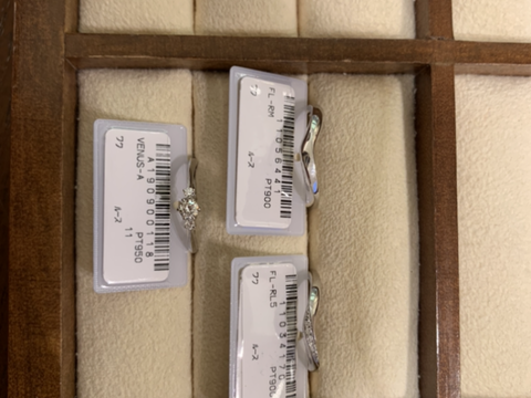 【TRECENTI(トレセンテ)の口コミ】 こちらの指輪はとにかく着け心地が良かったです。
指輪の内側のカットにこ…