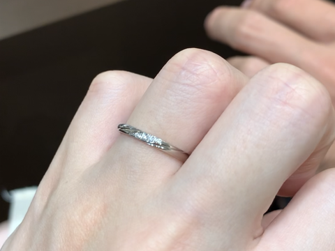 【アイプリモ(I-PRIMO)の口コミ】 ストレートでダイヤがついたタイプか、ストレートでウェーブ状にダイヤが…