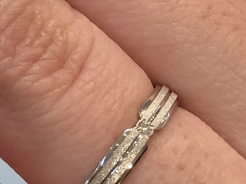 【MIKIMOTO(ミキモト)の口コミ】 夫が気になっていたデザインだったので試着しました。
私にはちょっとカッ…