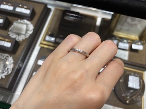 【snow(スノウ)の口コミ】 マットの部分とツヤありの部分のバランスがとても可愛いなと思いました。…