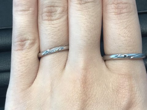 【エクセルコダイヤモンド(EXELCO DIAMOND)の口コミ】 ミル打ちがしてあるデザインのため、付いているダイヤは小さくてもキラキ…