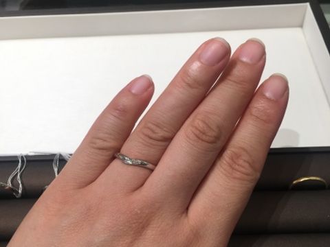 【アイプリモ(I-PRIMO)の口コミ】 Ｖラインやウェーブタイプだと指が長く見えました。指輪の太さも細いタイ…