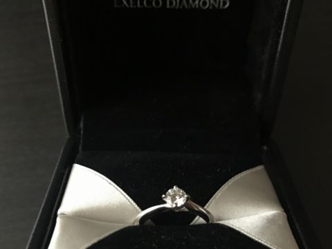 【エクセルコダイヤモンド(EXELCO DIAMOND)の口コミ】 いくつかデザインを見せてもらった中で1番気に入ったものがこちらの指輪だ…