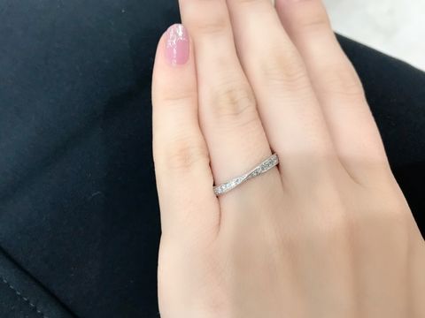 【宝寿堂(ほうじゅどう)の口コミ】 宝寿堂で婚約指輪を購入したので、結婚指輪も色々試着させてもらいました…