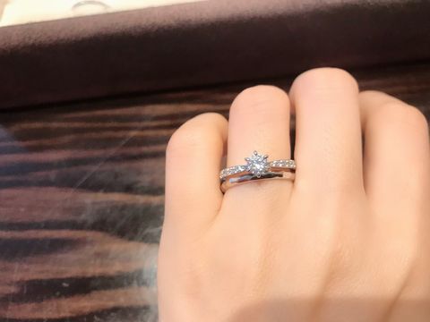 【ケイウノ ブライダル(K.UNO BRIDAL)の口コミ】 パヴェタイプの婚約指輪を探しているとお伝えしたところ、こちらの婚約指…