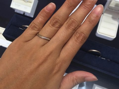 【canal4℃(カナルヨンドシー)の口コミ】 プラチナ900のウェーブタイプです。ダイヤが並んでいてキラキラと存在感が…