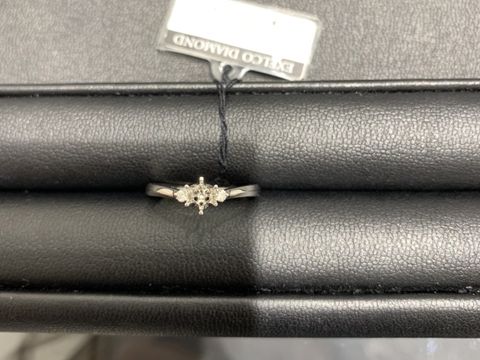 【エクセルコダイヤモンド(EXELCO DIAMOND)の口コミ】 写真の指輪には真ん中のダイヤが乗っていない状態ですが実際はここに好き…