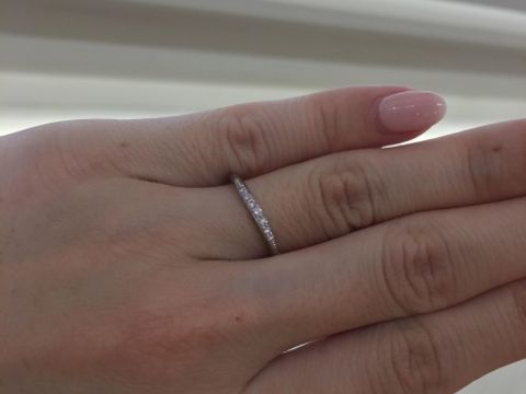 【サマンサティアラブライダル(Samantha Tiara Bridal)の口コミ】 ピンクダイヤが５石並んだタイプの指輪です。ピンクダイヤは普通のダイヤ…