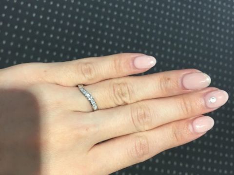 【YUKIZAKI BRIDAL(ユキザキブライダル)の口コミ】 耐久性に優れた指輪です。3ミリ幅と太目ではありますが、S字のラインが綺…