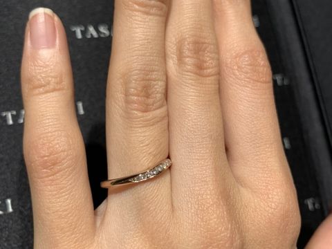 【TASAKI(タサキ)の口コミ】 細身のデザインなので、指が長くキレイに見えました。色もシルバーやゴー…