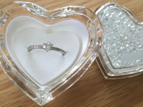 【ヴァンドーム青山(VENDOME AOYAMA)の口コミ】 とにかくデザインがシンプルなのが決め手でした。ダイヤは0.3ctで主著し過…