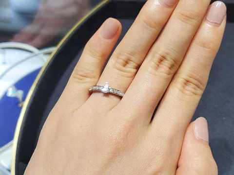 【ショーメ(CHAUMET)の口コミ】 一粒ダイヤよりには惹かれず、メレダイヤで探していたところ、普段使いも…