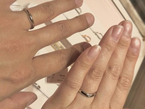 【ブルガリ(BVLGARI)の口コミ】 V字の指輪を探していた時にこの指輪に出会いました。カーブが滑らかで指が…